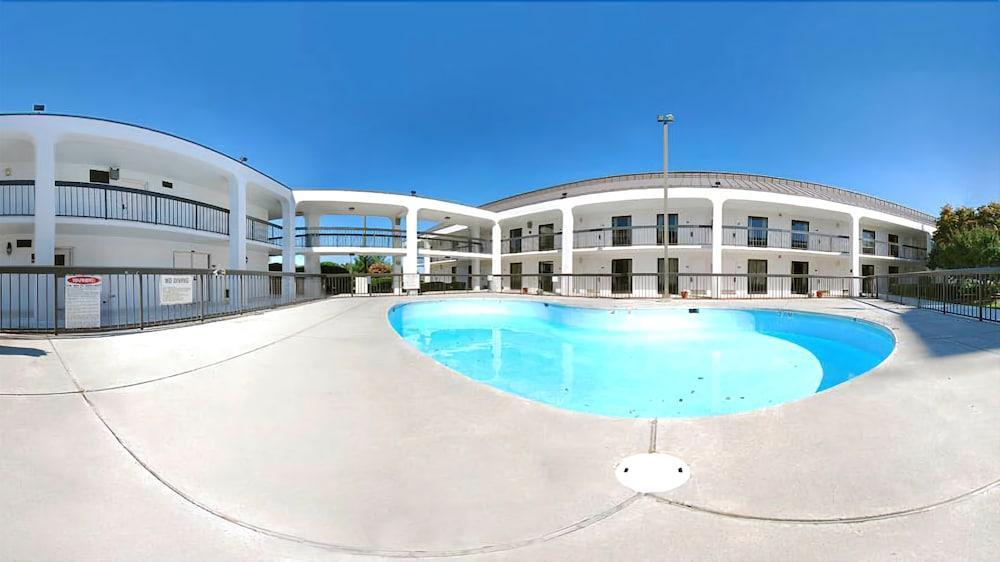 Quality Inn Christiansburg - Blacksburg Exterior photo